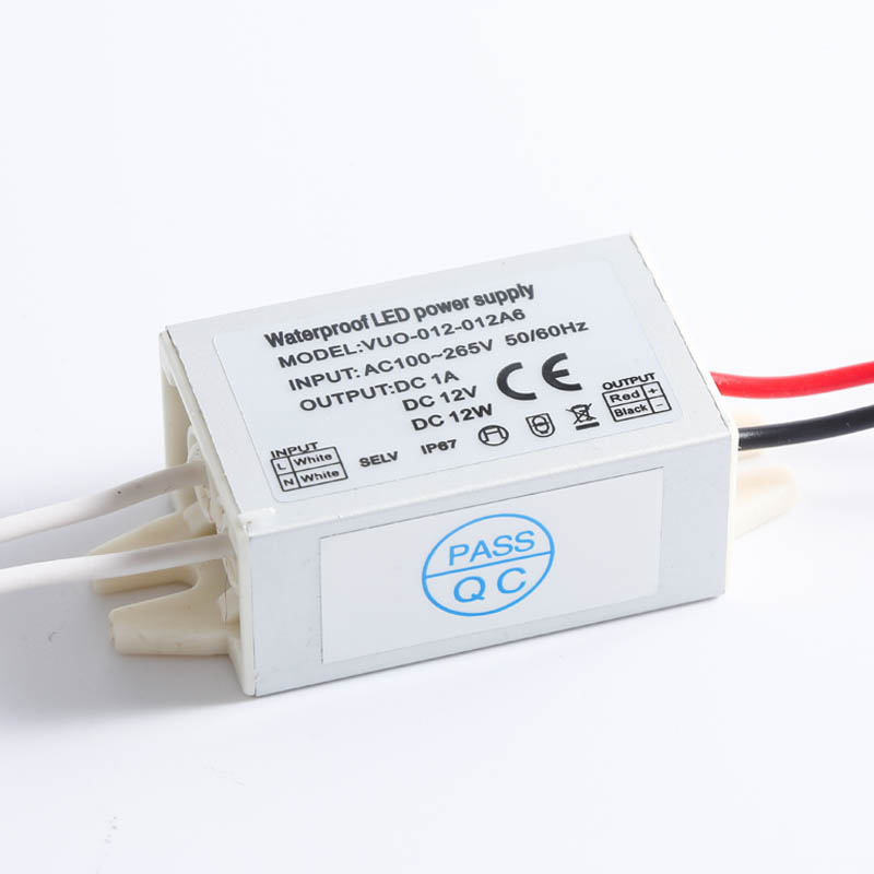 Slim Mini LED Driver Adapter A - Outdoor Power Transformer recensione e prezzo